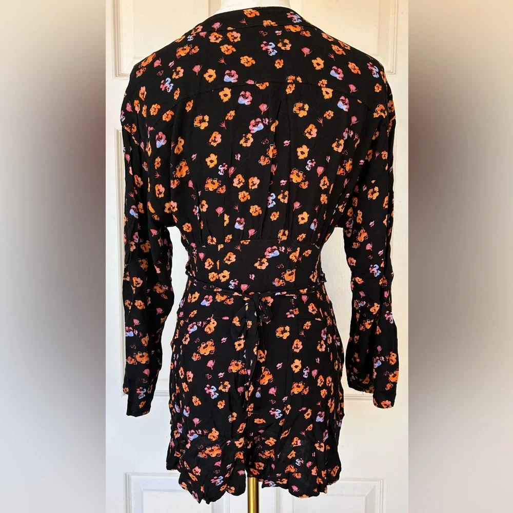 Free People Women’s V-Neck Floral‎ Belted Romper Size 2